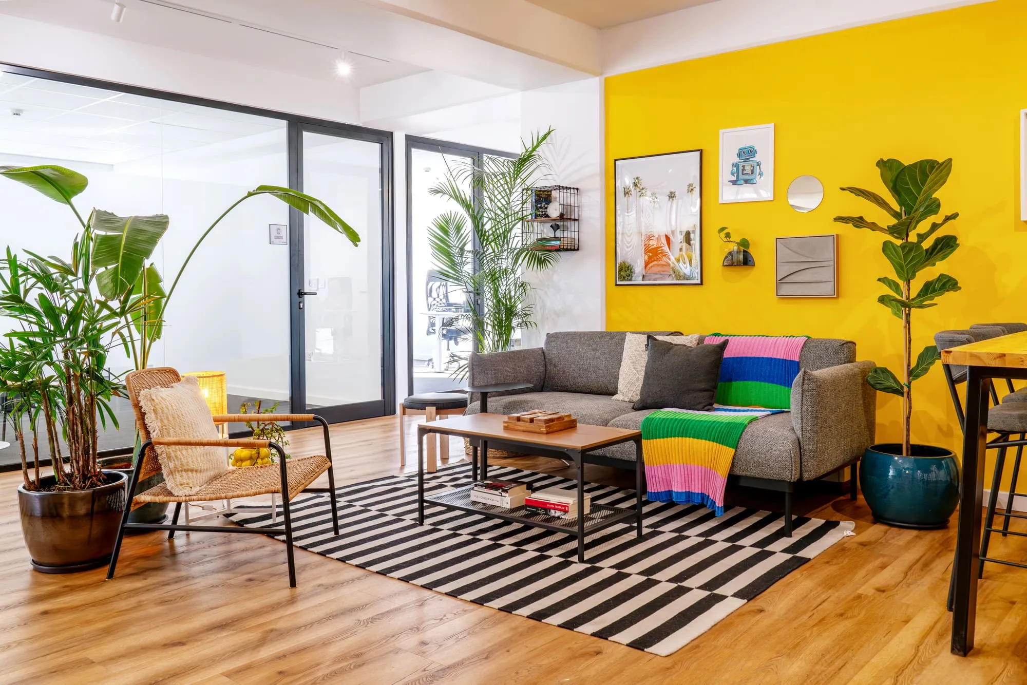SOHO premium amenities — gym, sauna, meeting rooms